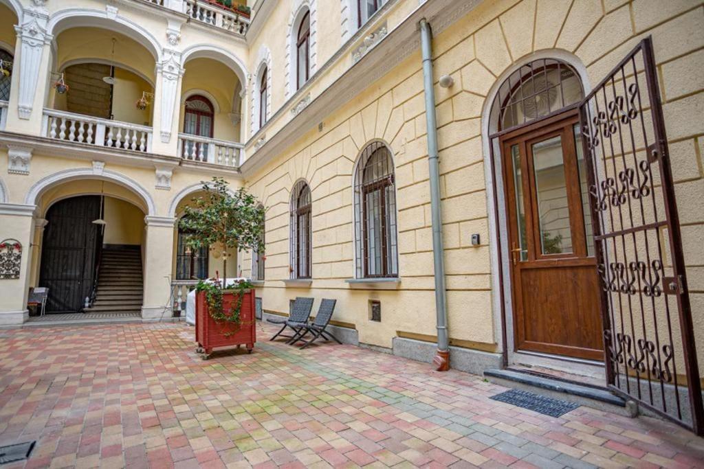 Boutique Apartment In Akacfa Street Βουδαπέστη Εξωτερικό φωτογραφία
